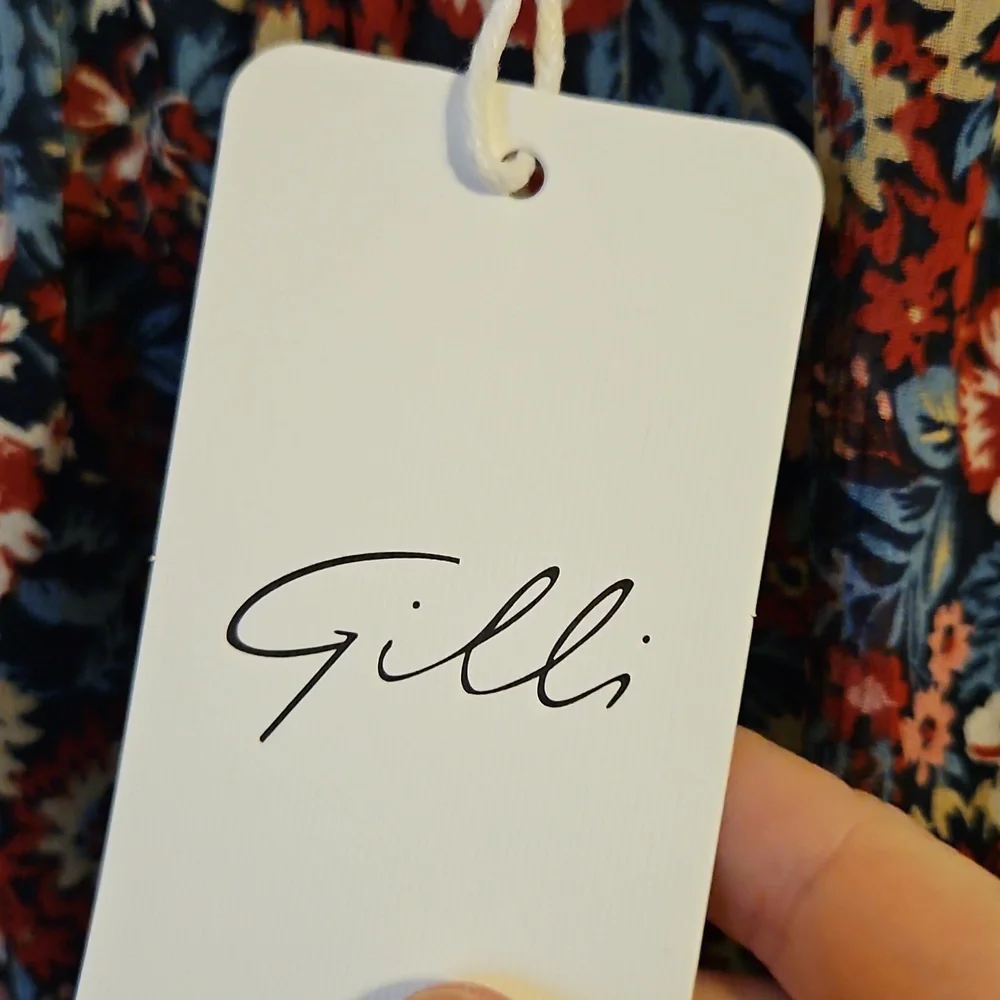 Gilli Floral Shear Sleeve Keyhole Back Tunic Blouse. NWT - Picture 4 of 8